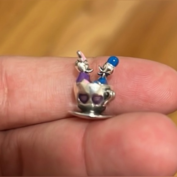 Donald Duck and Daisy Duck Teacup Charm by Pandora – Mad Tea Party Disney Parks - Picture 2 of 10